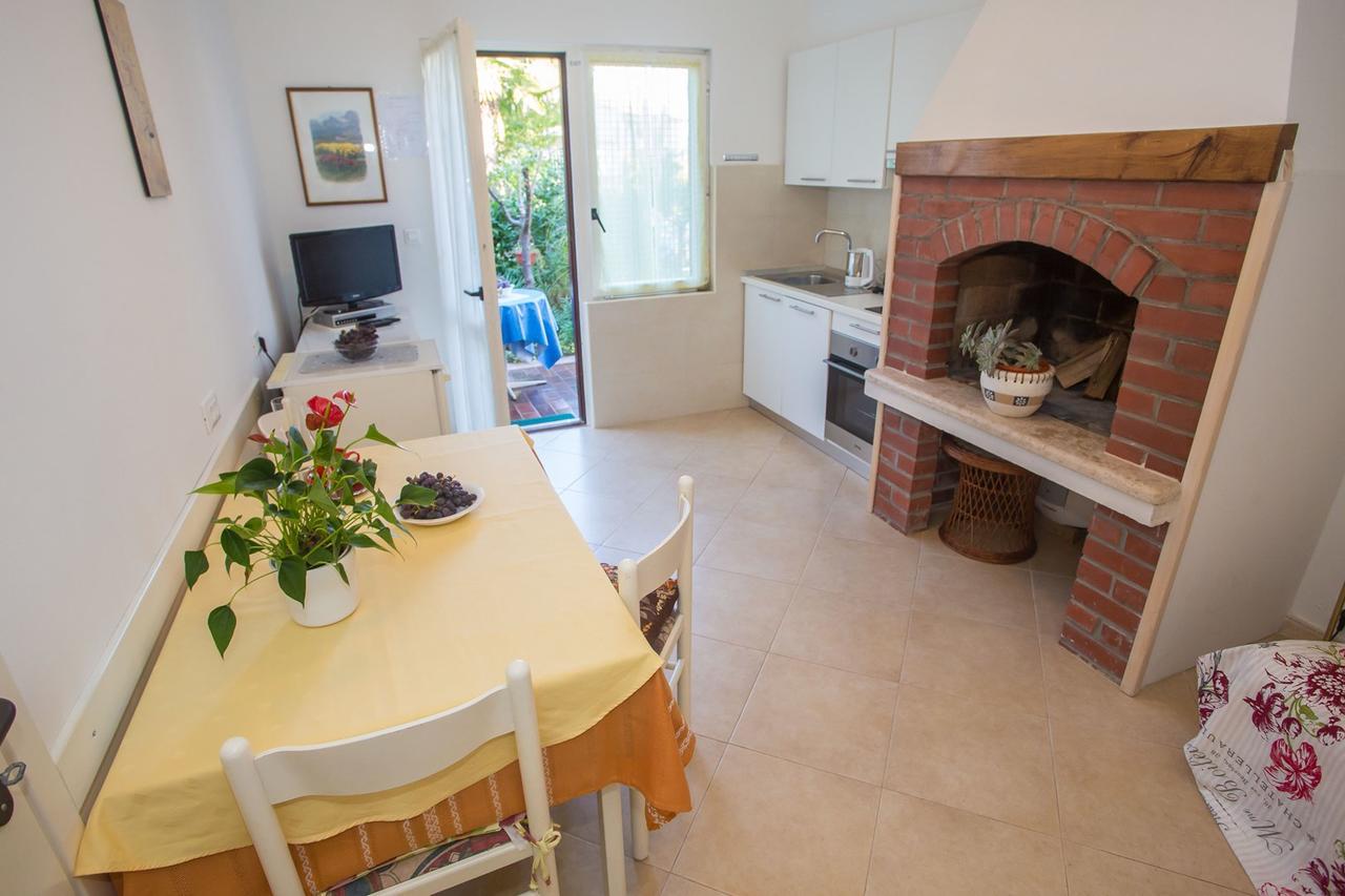 App. Fiorela Hotel Poreč Buitenkant foto
