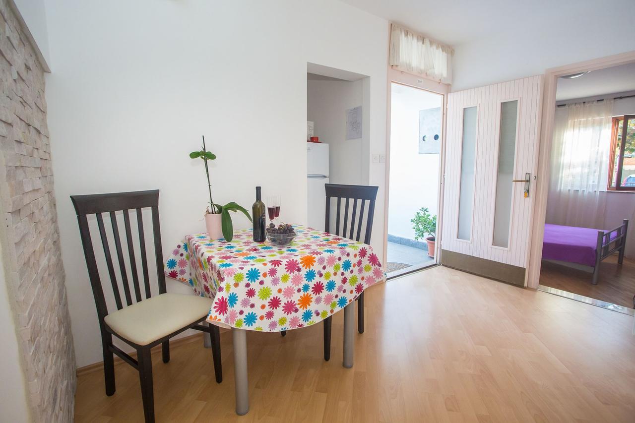 App. Fiorela Hotel Poreč Buitenkant foto