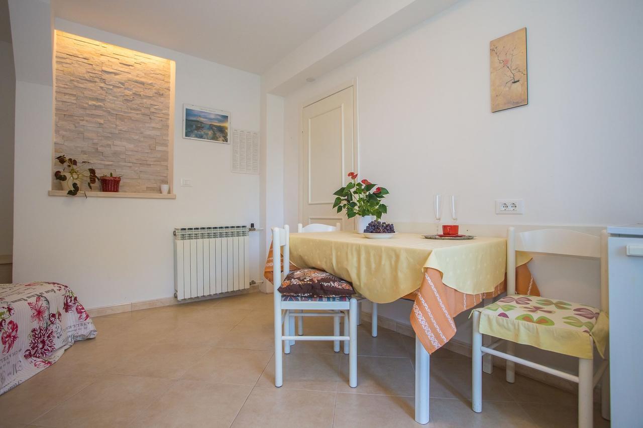 App. Fiorela Hotel Poreč Buitenkant foto