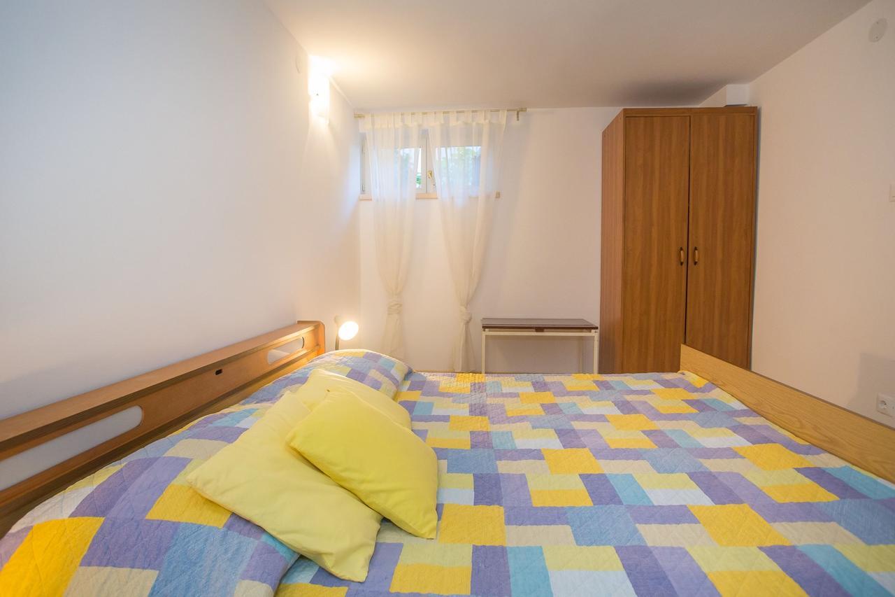 App. Fiorela Hotel Poreč Buitenkant foto