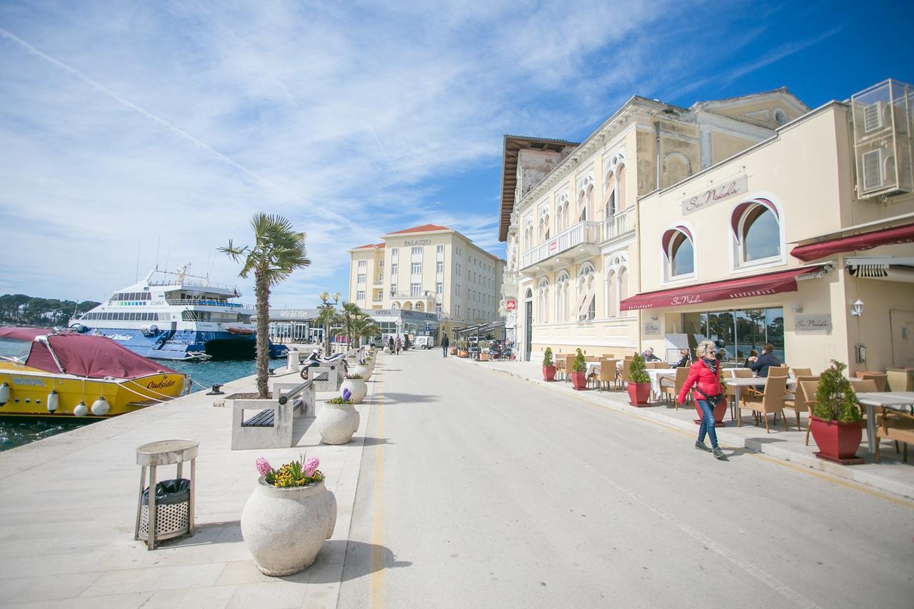 App. Fiorela Hotel Poreč Buitenkant foto