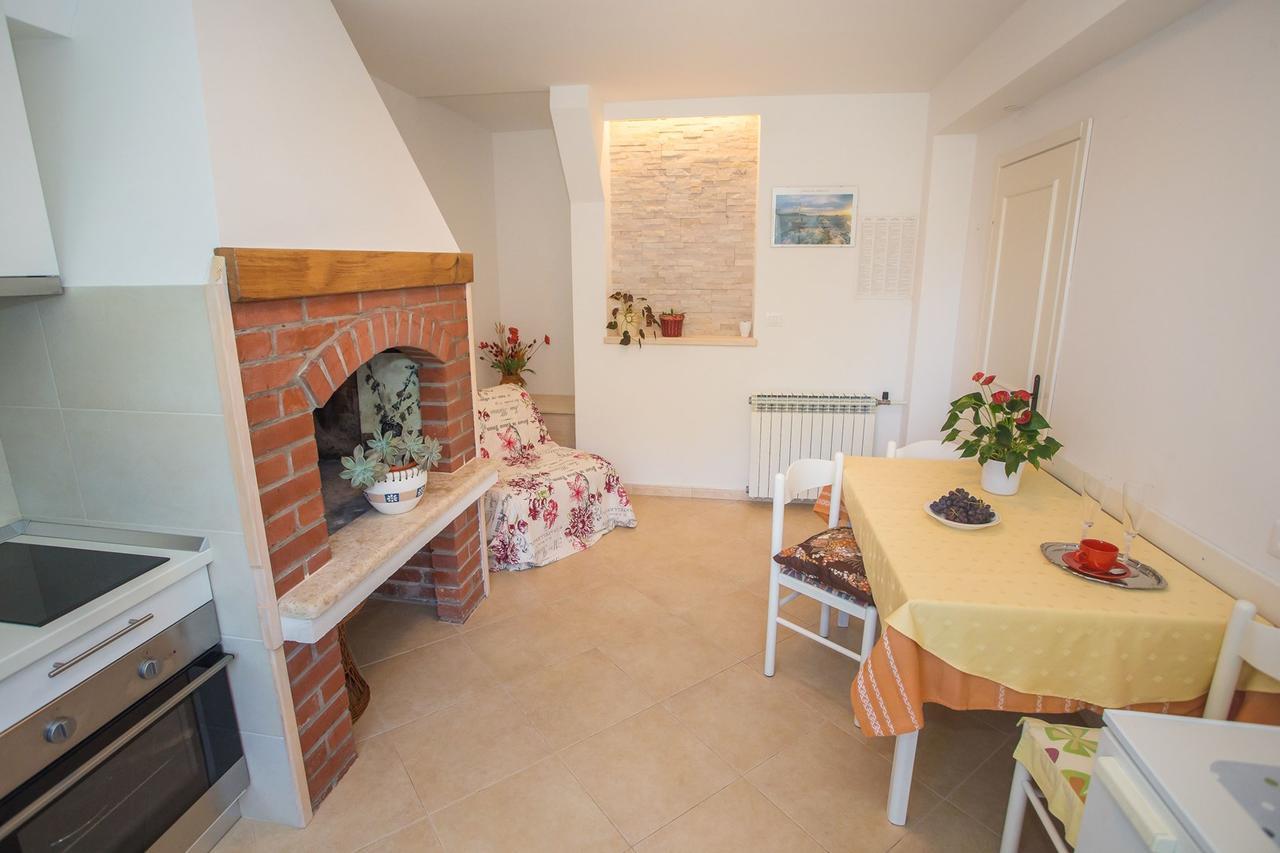 App. Fiorela Hotel Poreč Buitenkant foto