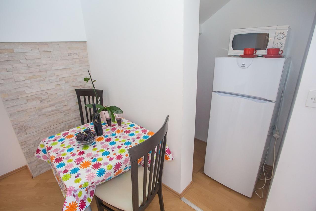 App. Fiorela Hotel Poreč Buitenkant foto