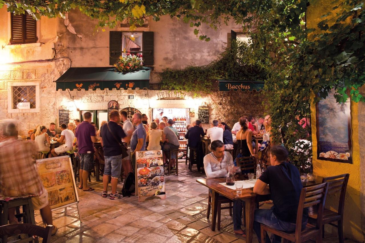 App. Fiorela Hotel Poreč Buitenkant foto